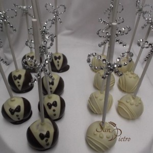 Mariée et le marié cake pops / Bride and Groom cake pops