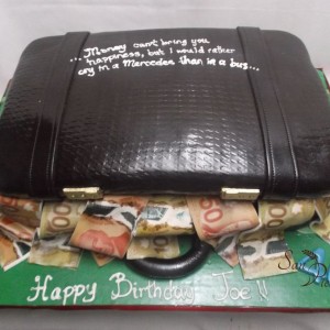 Gâteau de mallette pleine d'argent / Briefcase cake