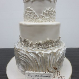 Blanc et argent gâteau du 25e anniversaire / White and Silver 25th Anniversary cake