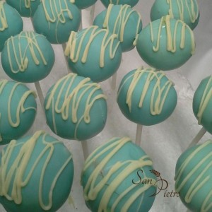 Aqua cake pops