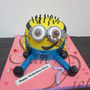 3D Minion Cake