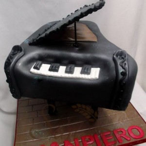 Piano Cake
