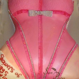 gâteau Bustiere rose / Bustier pink diamond cake