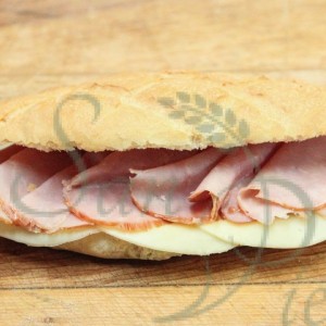 sandwich au jambon et fromage / sandwich ham and cheese