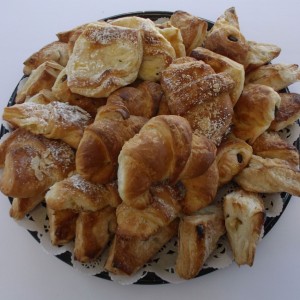 Croissant-Apple Turnover Platter Croissant-Apple Turnover Platter